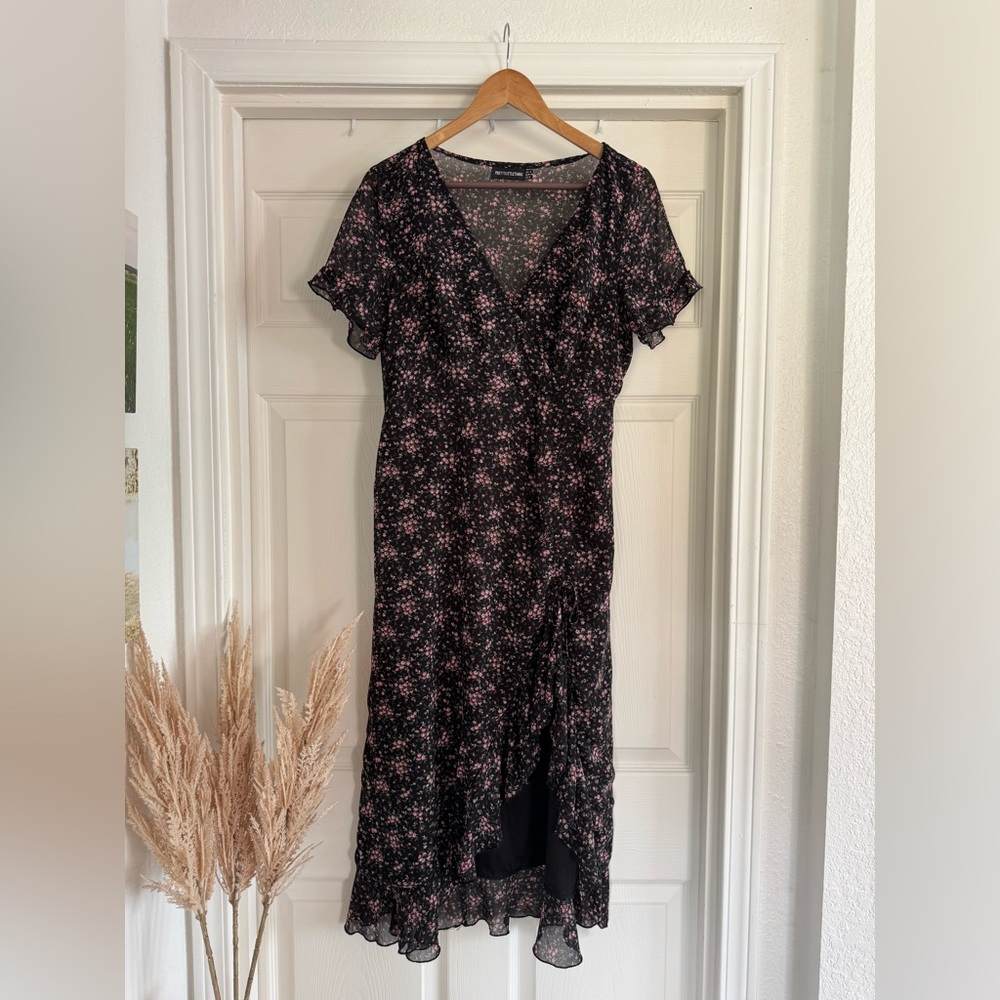 Pretty Little Thing Dress, Black & Pink Floral, Size 8